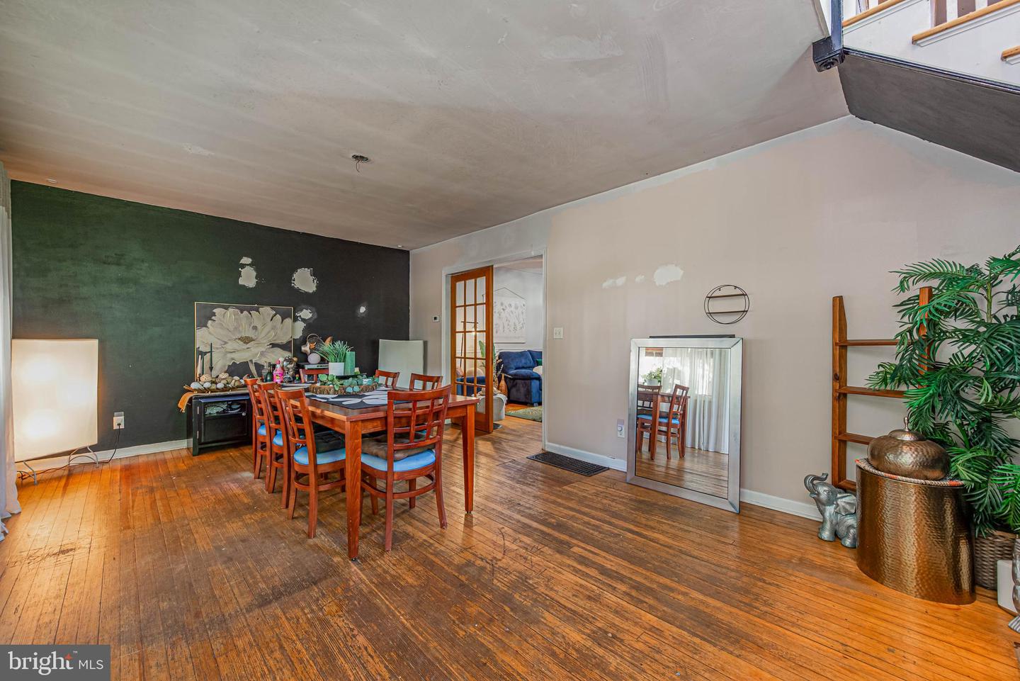 726 Smith St Property Photo 9