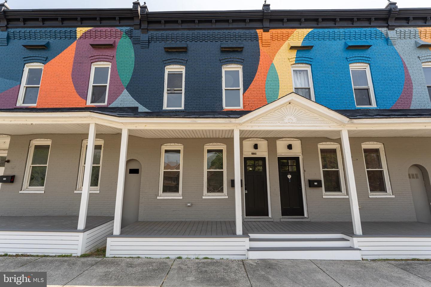 208 S Pennsylvania Ave Property Photo 1