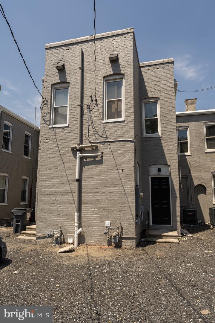 208 S Pennsylvania Ave Property Photo 6