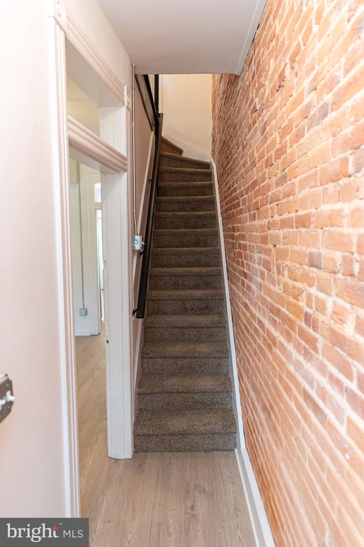 208 S Pennsylvania Ave Property Photo 8