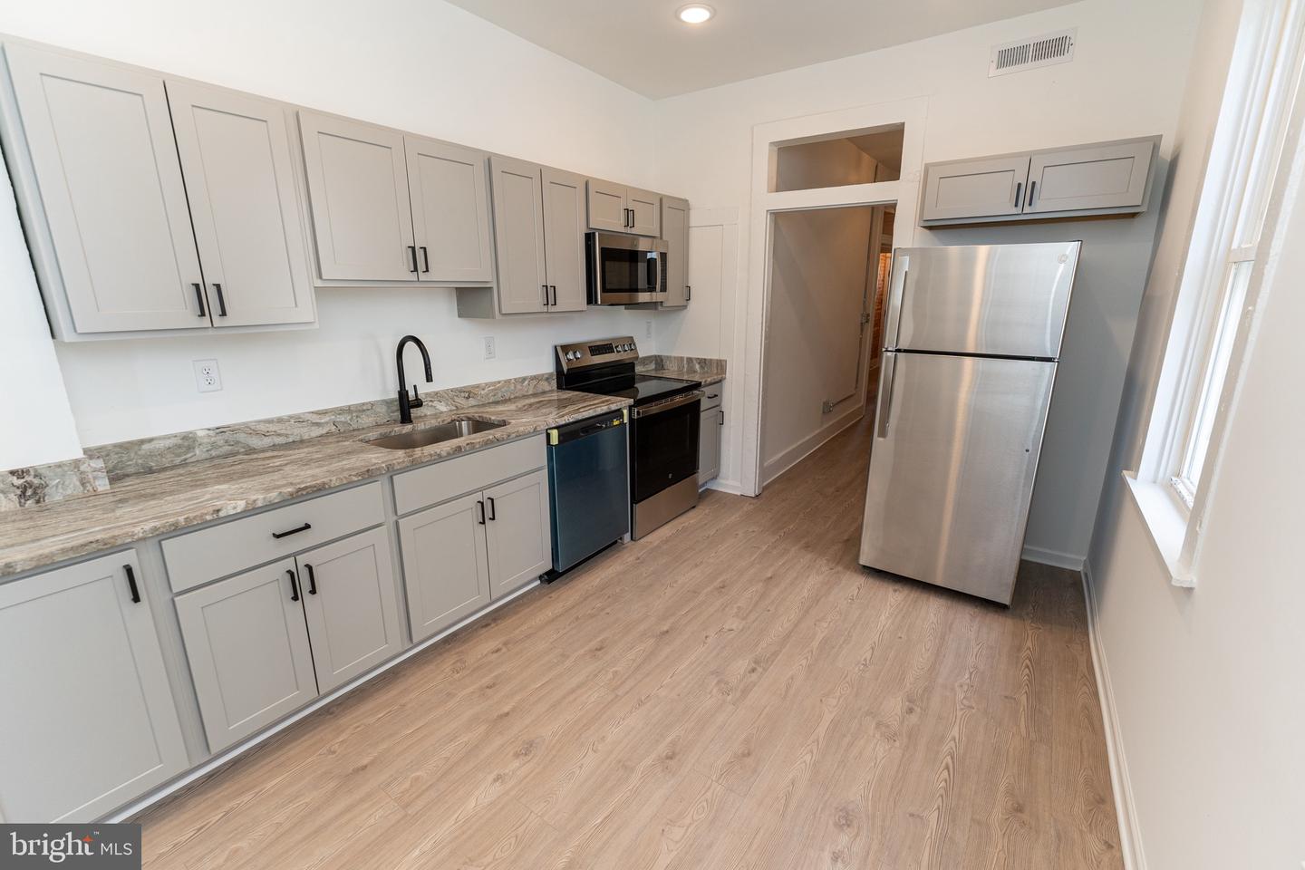 208 S Pennsylvania Ave Property Photo 18