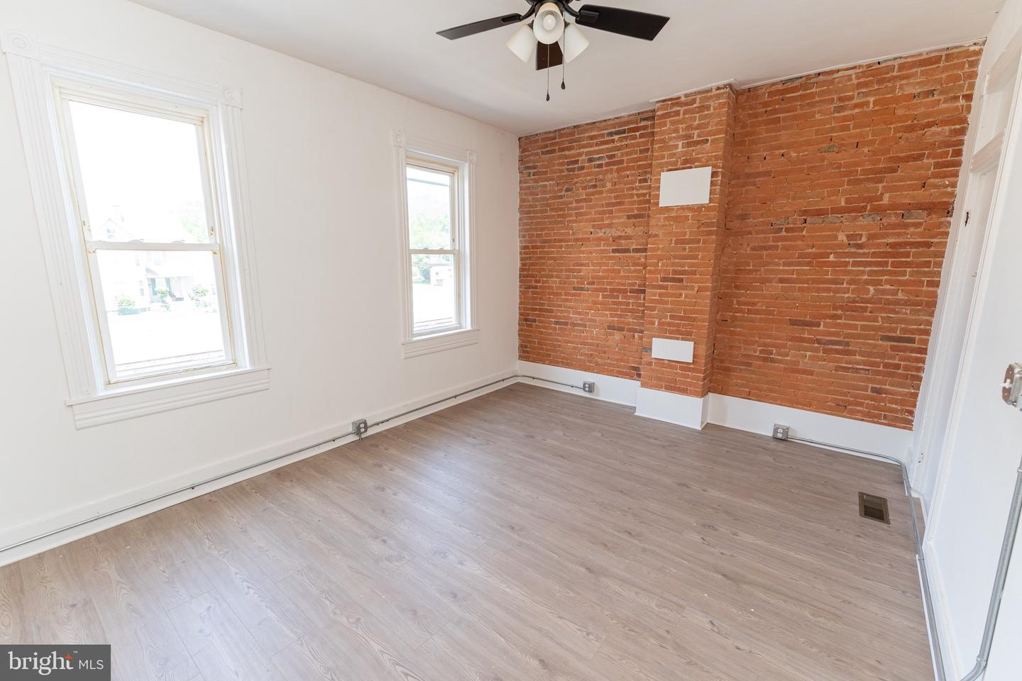 208 S Pennsylvania Ave Property Photo 28