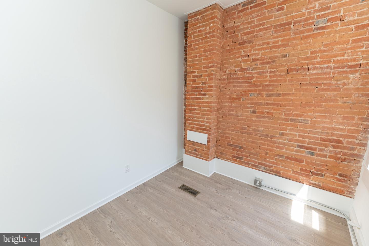 208 S Pennsylvania Ave Property Photo 36