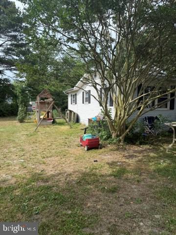 205 E Walnut St Property Photo 3