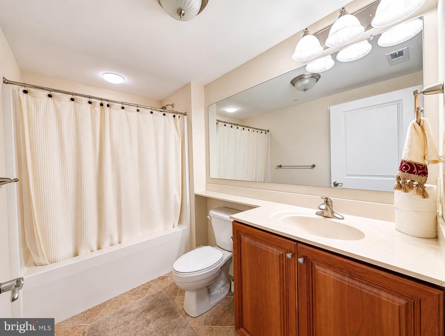 530 Riverside Dr #405 Property Photo 26