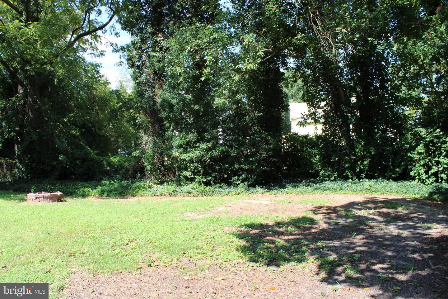 215 N Park Dr Property Photo 7