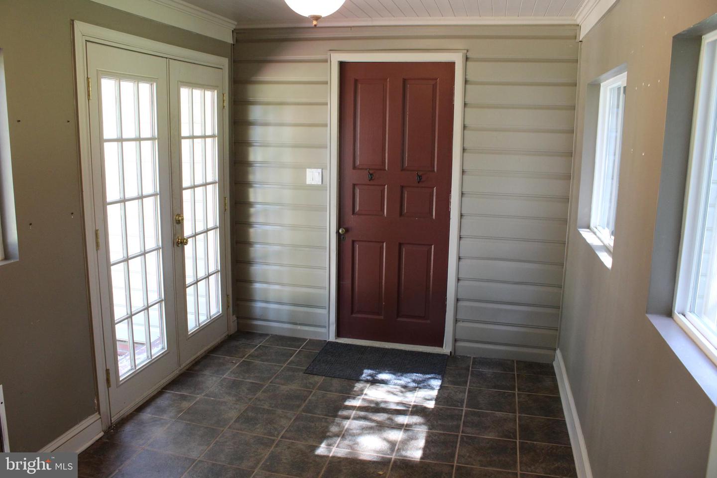215 N Park Dr Property Photo 8