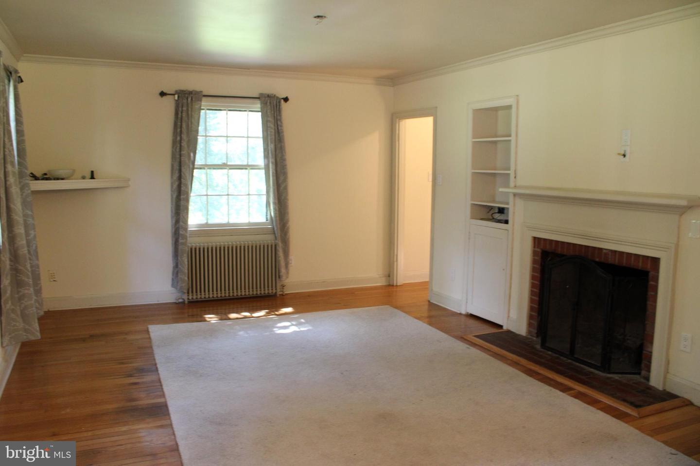 215 N Park Dr Property Photo 19