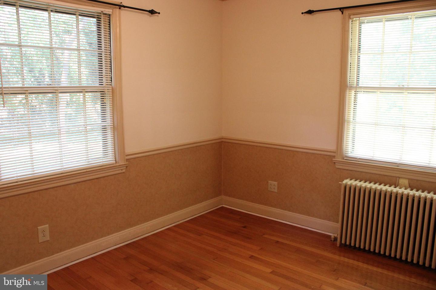 215 N Park Dr Property Photo 25