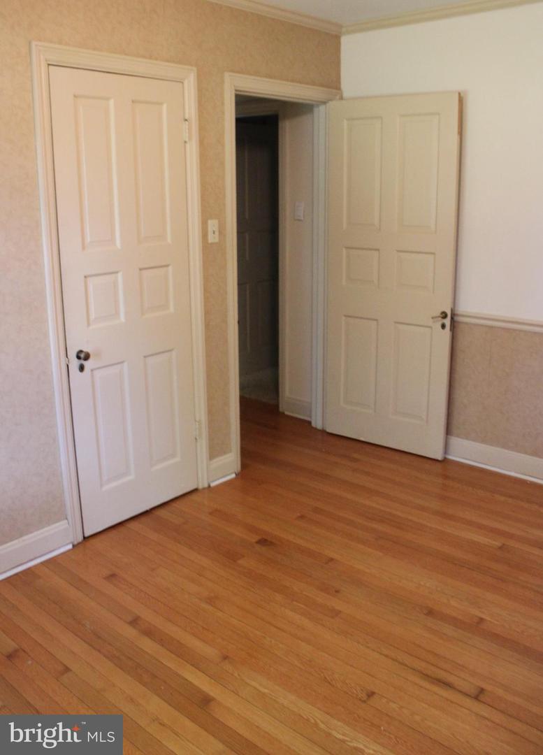 215 N Park Dr Property Photo 26