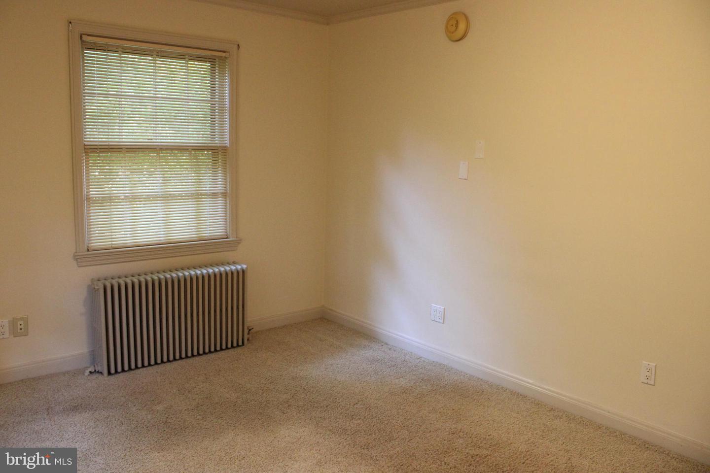 215 N Park Dr Property Photo 27