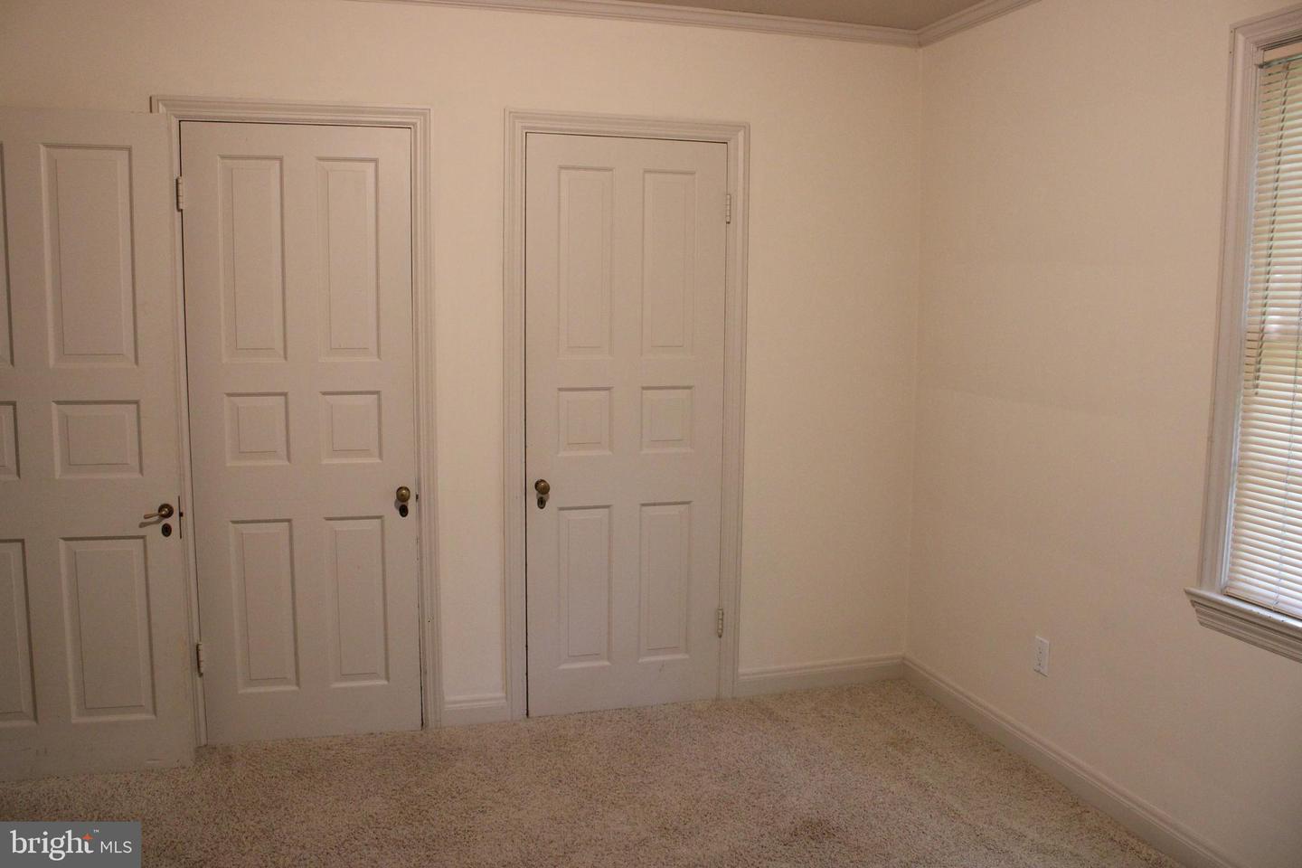 215 N Park Dr Property Photo 29