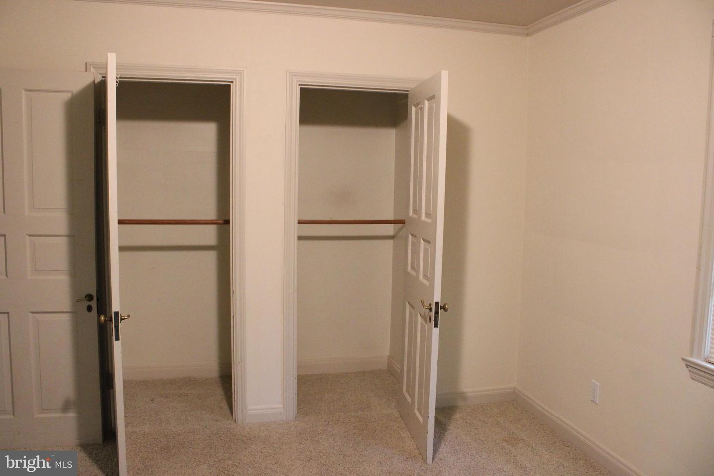 215 N Park Dr Property Photo 30
