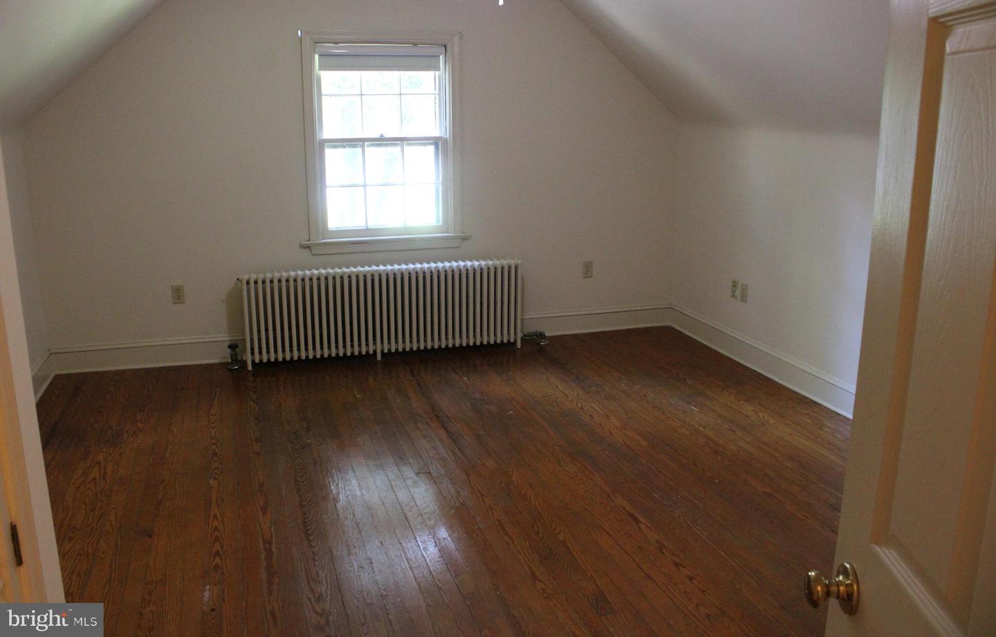 215 N Park Dr Property Photo 34
