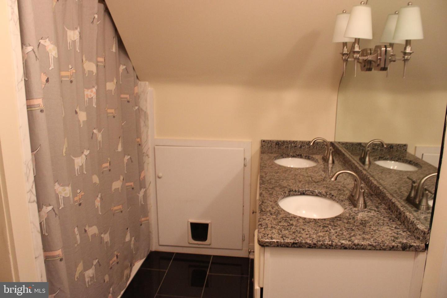 215 N Park Dr Property Photo 36