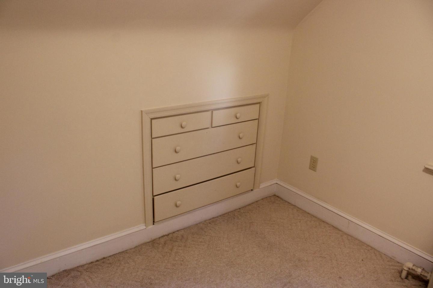 215 N Park Dr Property Photo 39