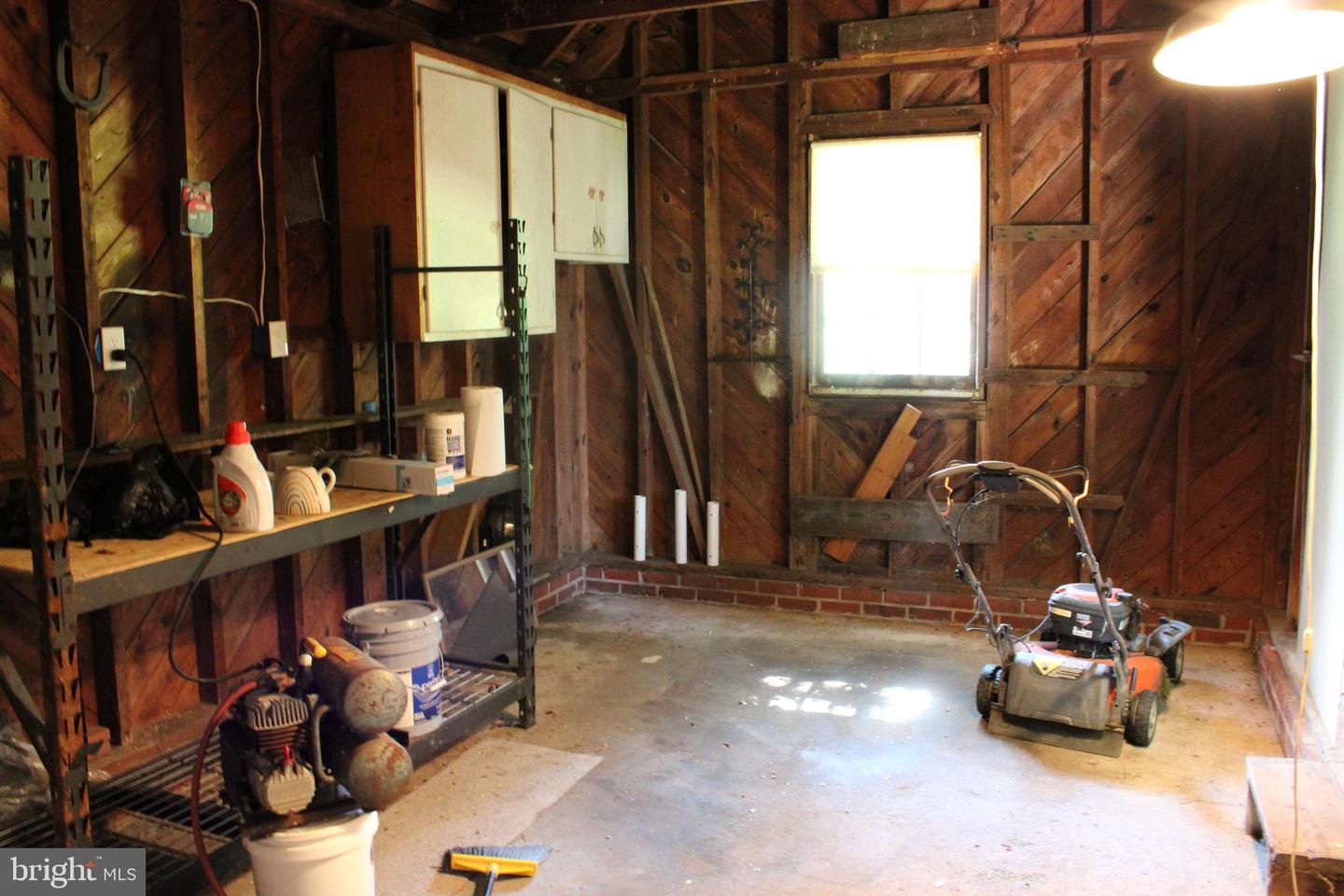 215 N Park Dr Property Photo 41