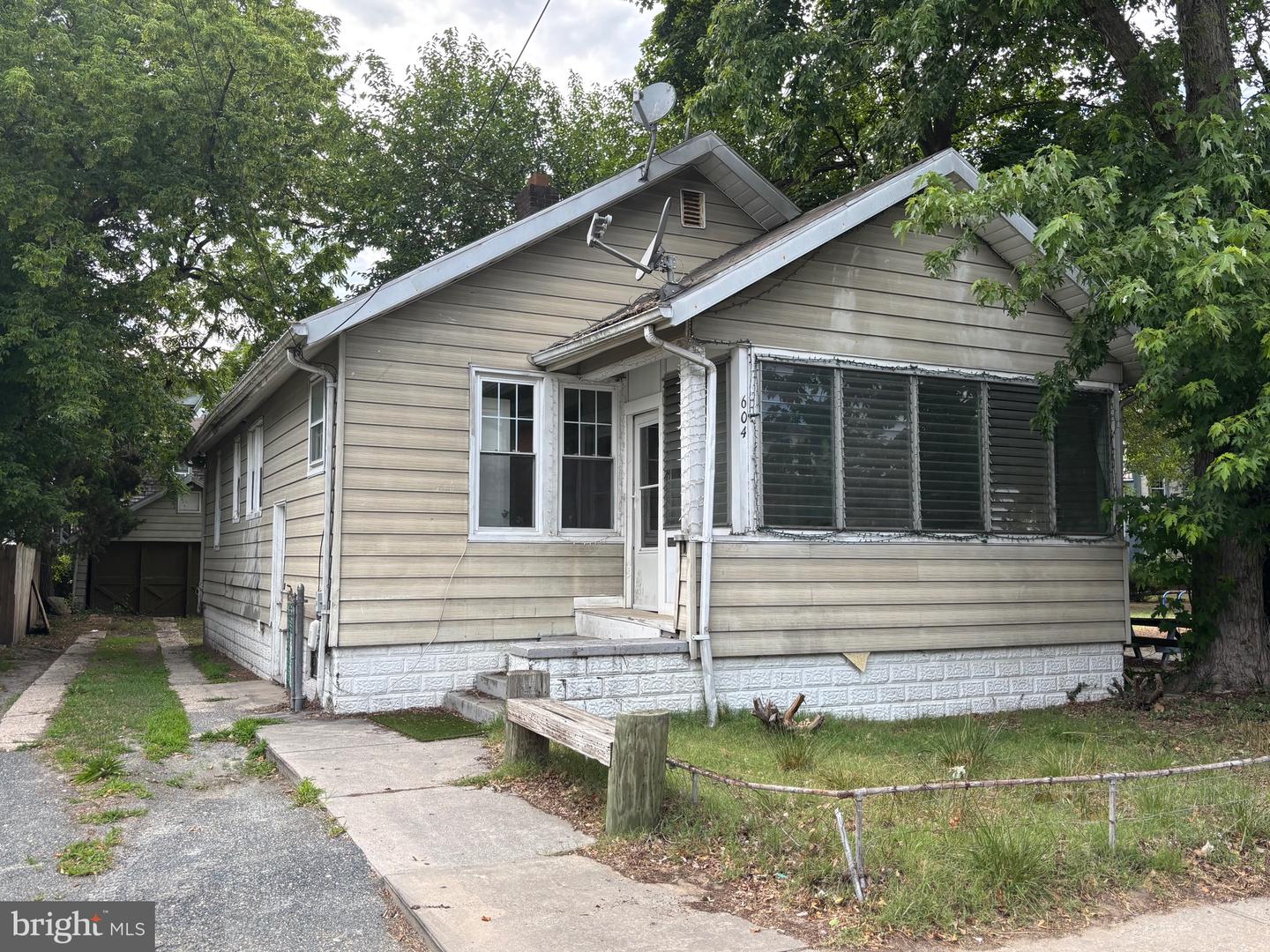 604 LIGHT ST Property Photo 1