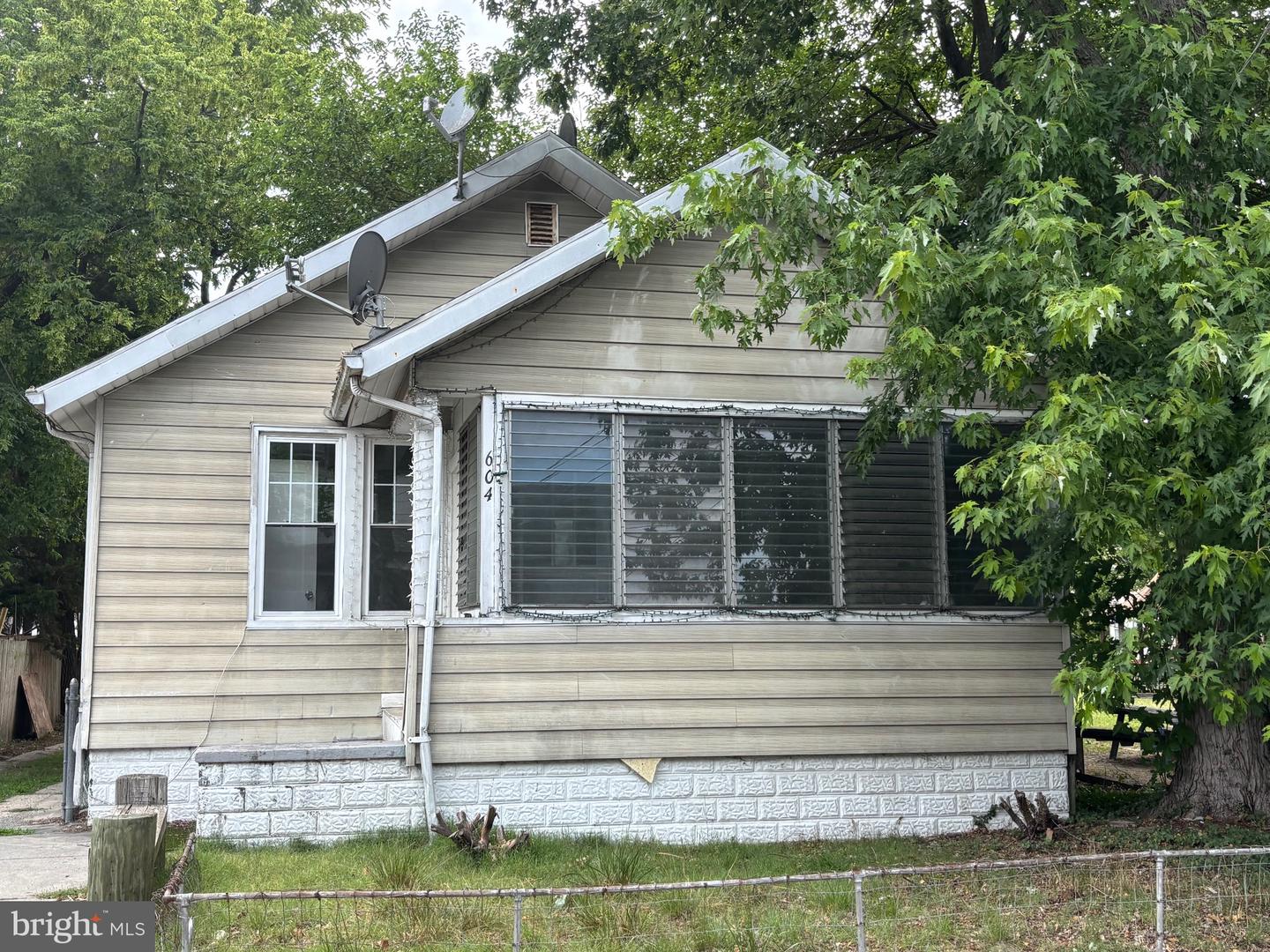 604 Light St Property Photo 2