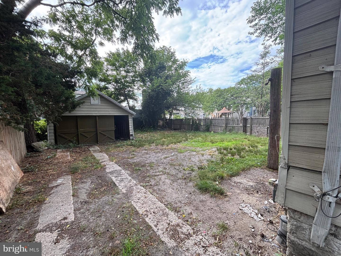 604 Light St Property Photo 6