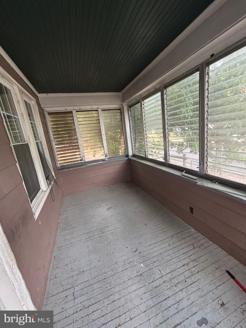 604 Light St Property Photo 8