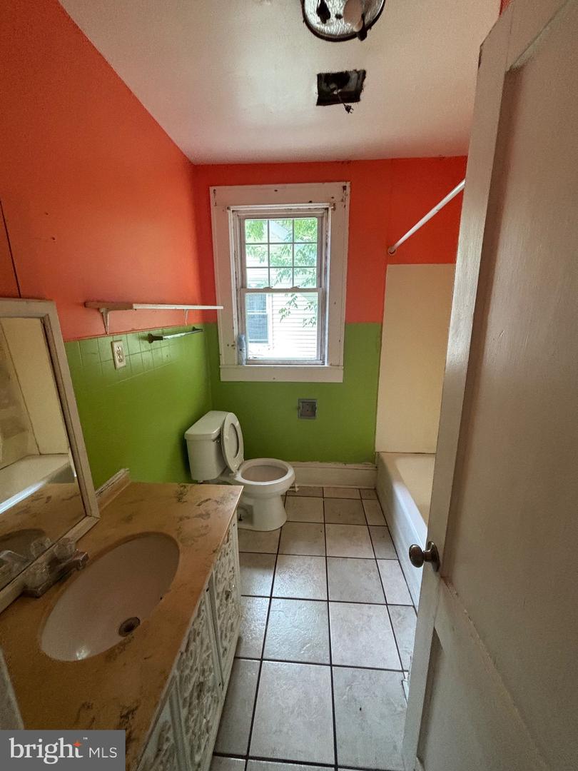 604 Light St Property Photo 17