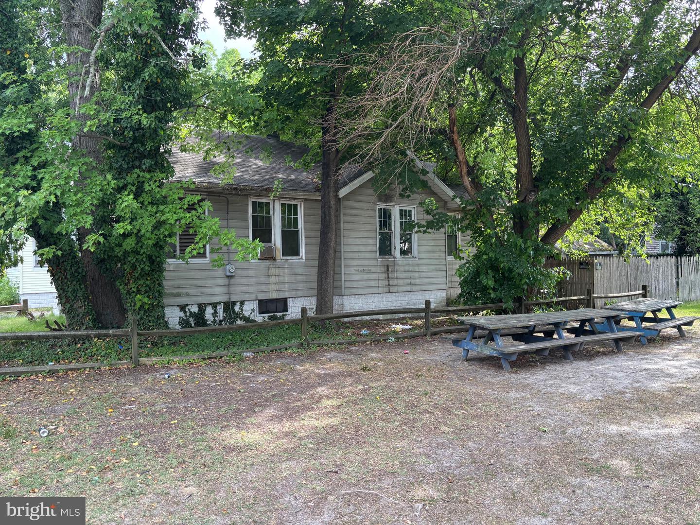 604 Light St Property Photo 29