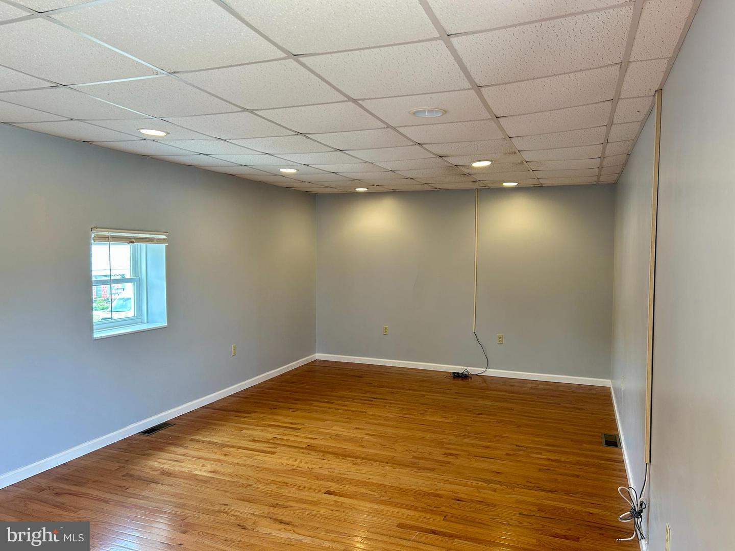 739 E Main St #b Property Photo 5