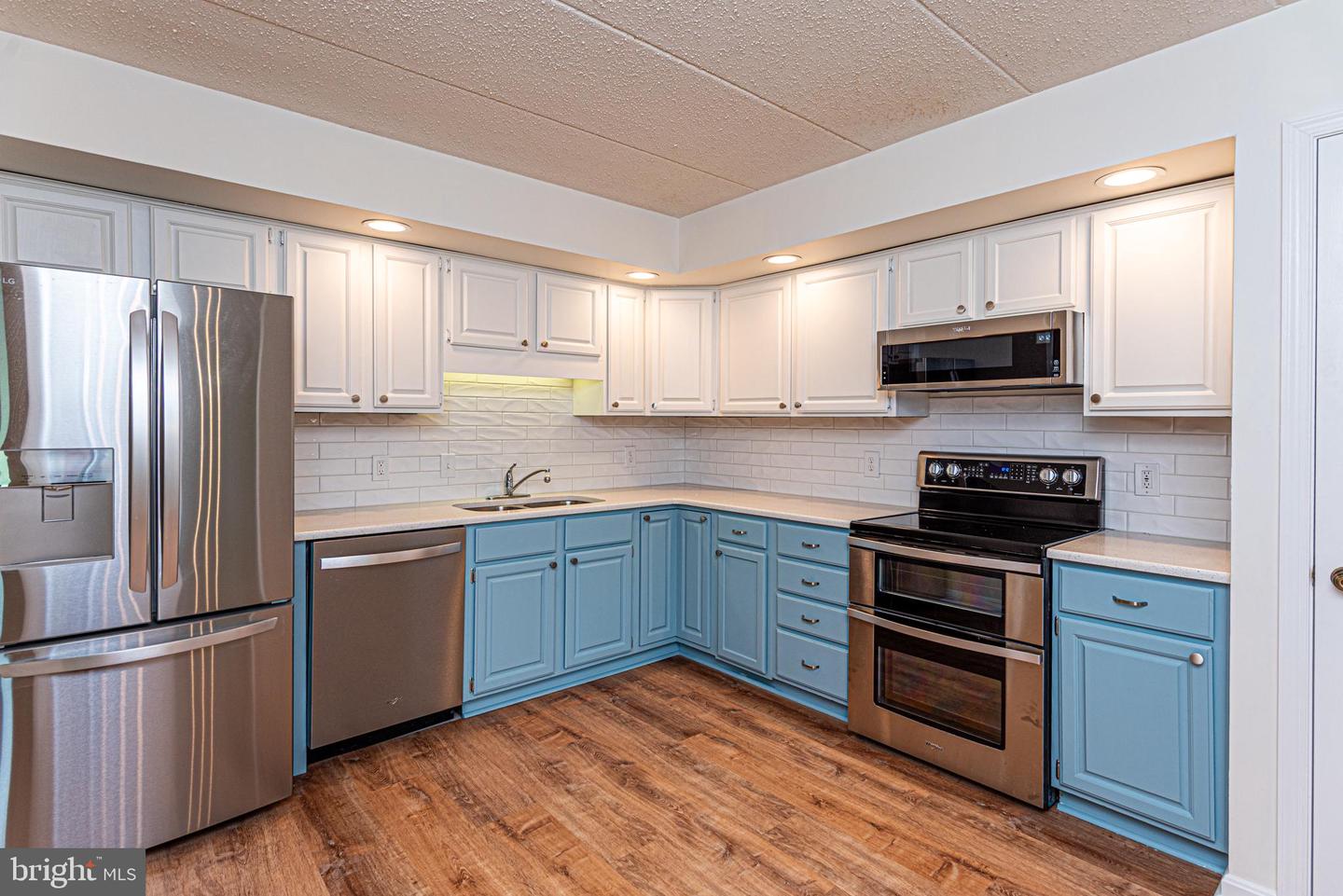 227 Canal Park Dr #301 Property Photo 17
