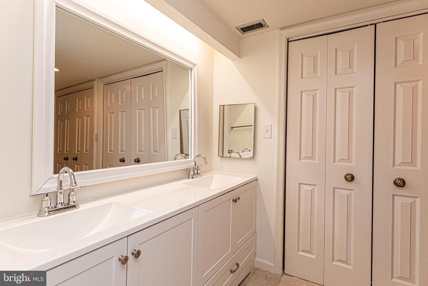 227 Canal Park Dr #301 Property Photo 23