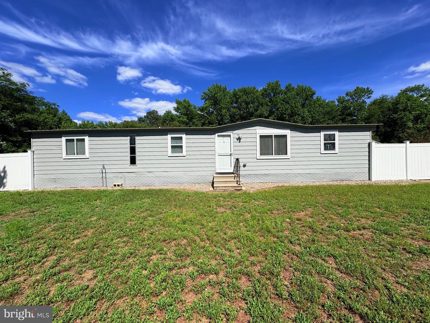 8255 Whitesville Rd Property Photo 1