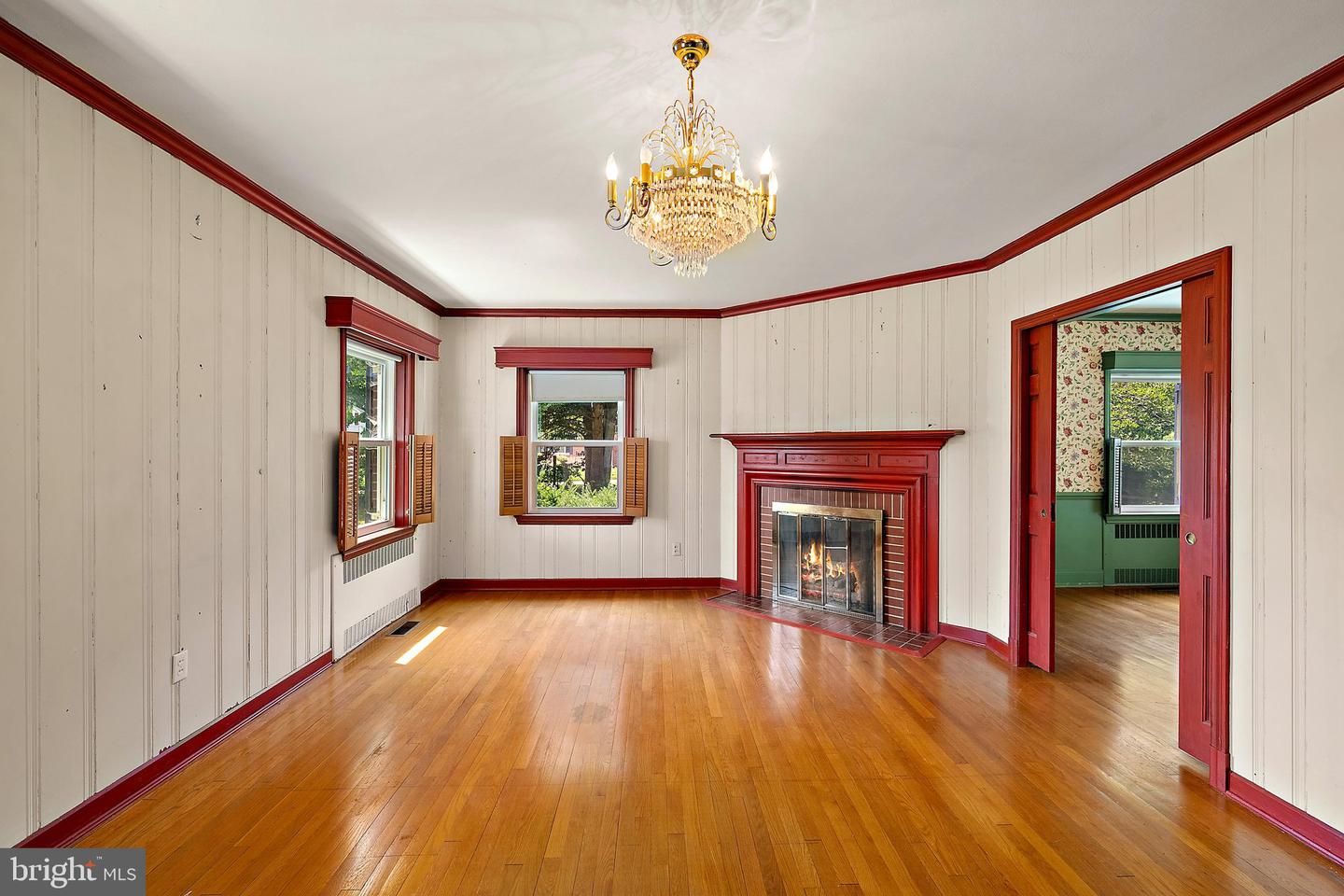 609 N Pinehurst Ave Property Photo 11