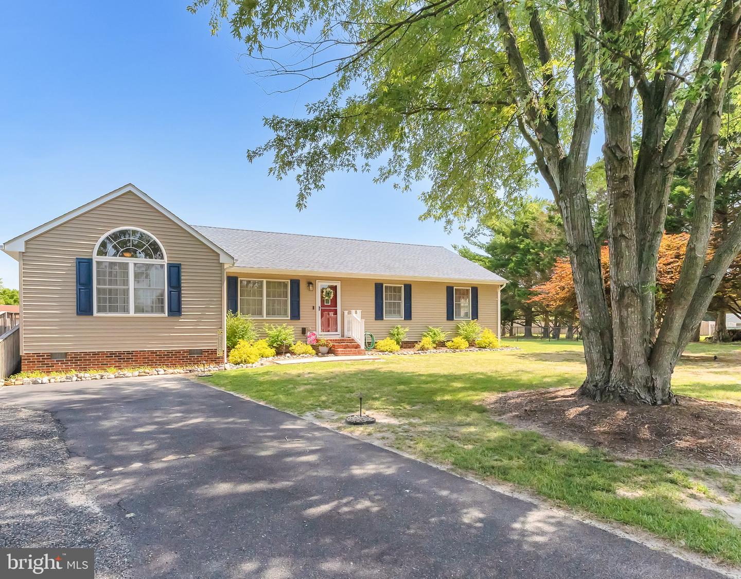6185 TRAILS END CT Property Photo 1