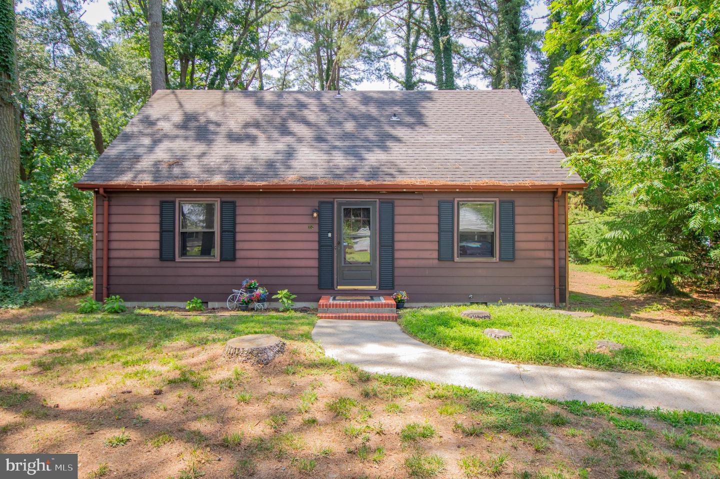 352 CAREY AVE