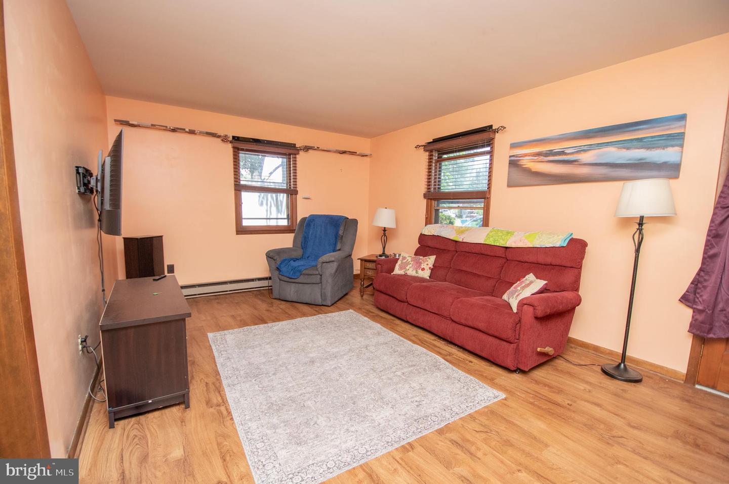 352 Carey Ave Property Photo 5
