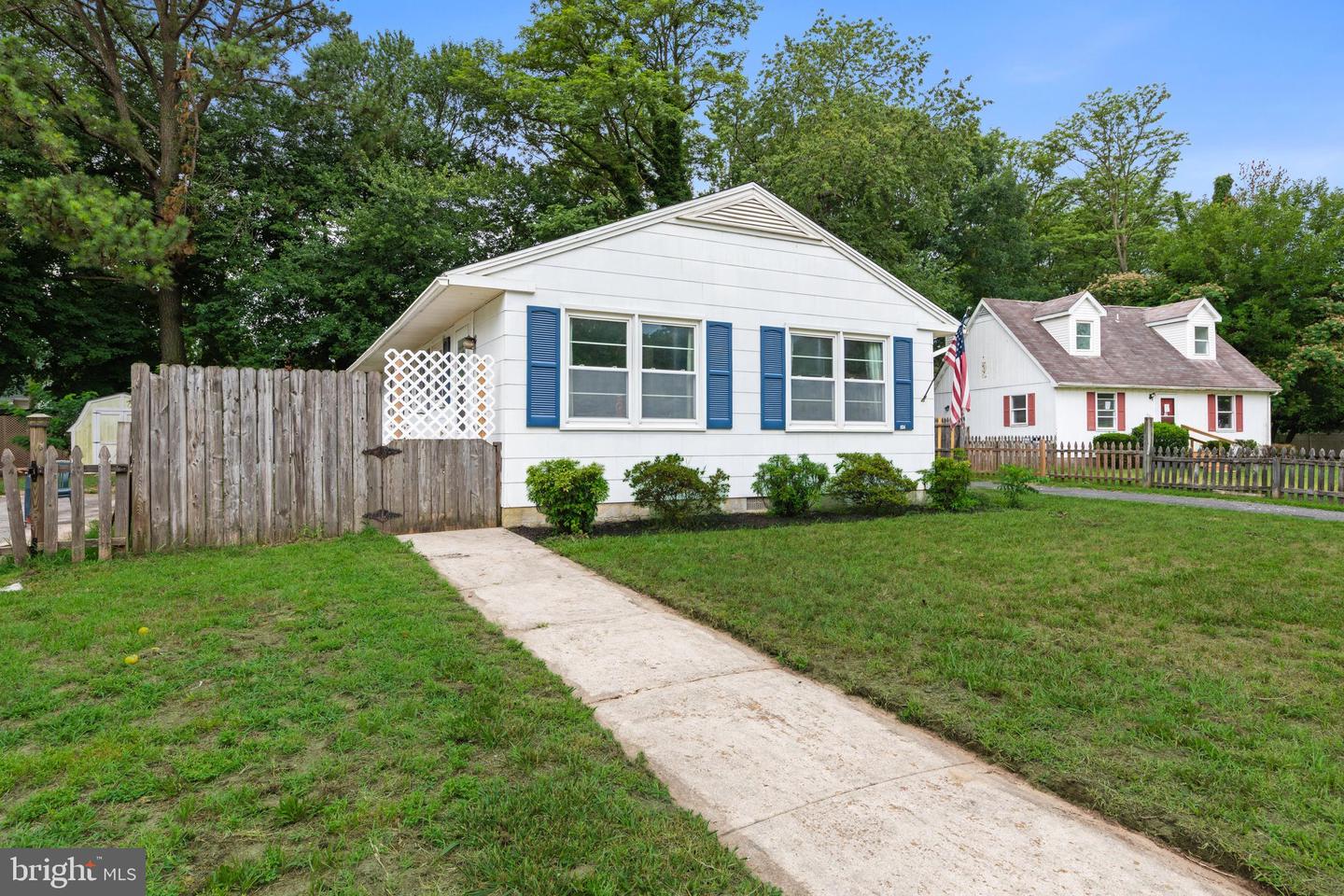 824 Springfield Cir Property Photo 2