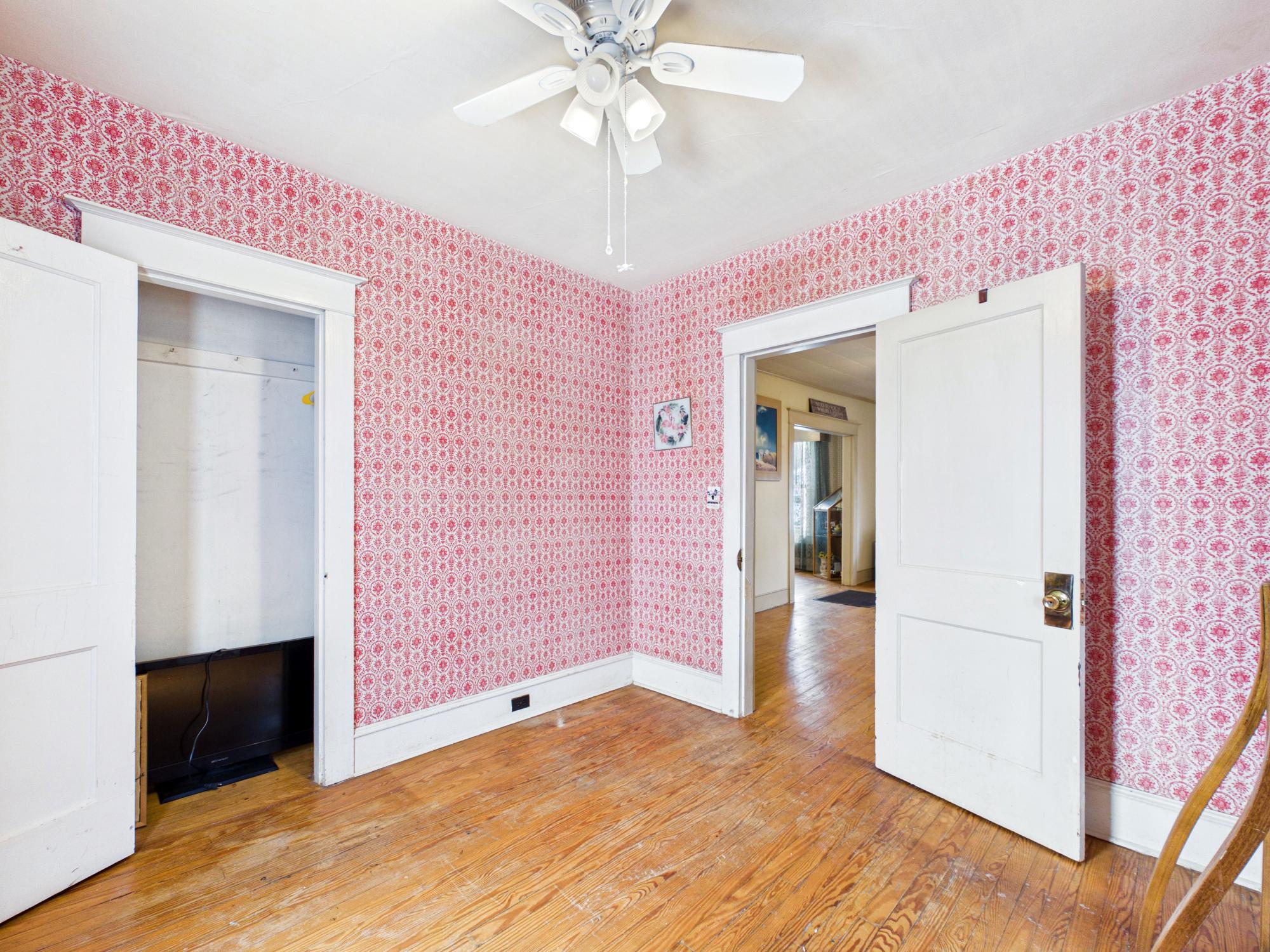 310 Lillian St Property Photo 23