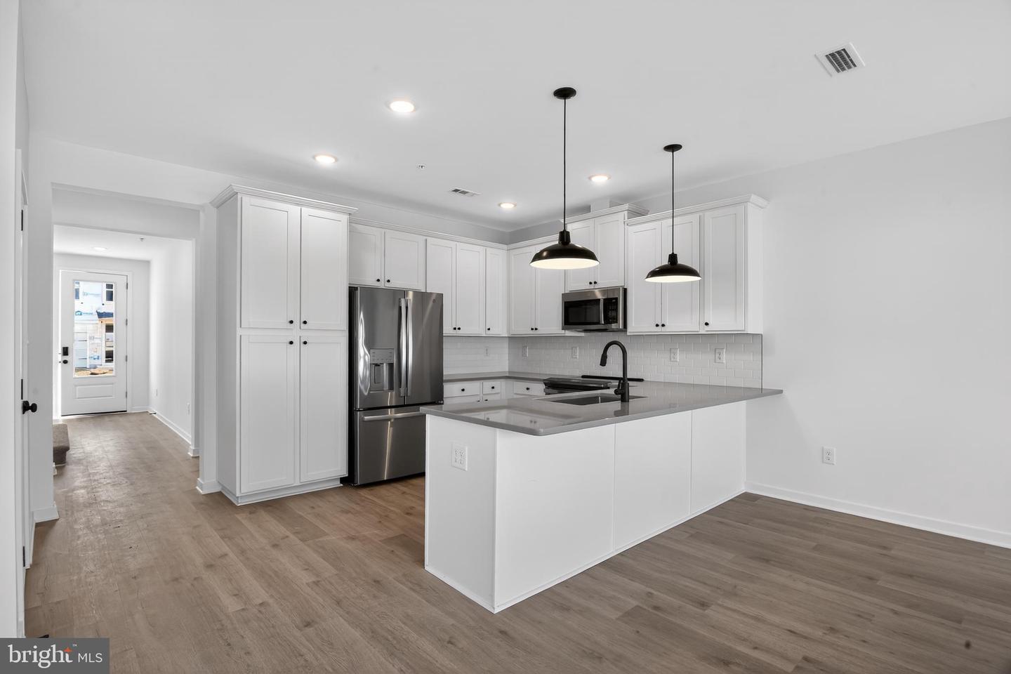 306 Clement Loop Property Photo 5