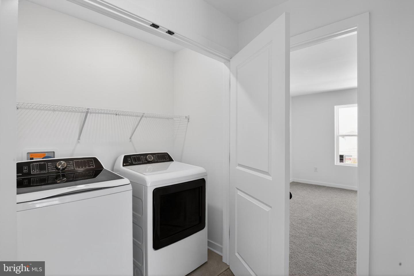 306 Clement Loop Property Photo 8