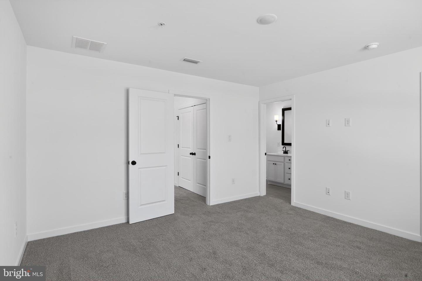 306 Clement Loop Property Photo 13