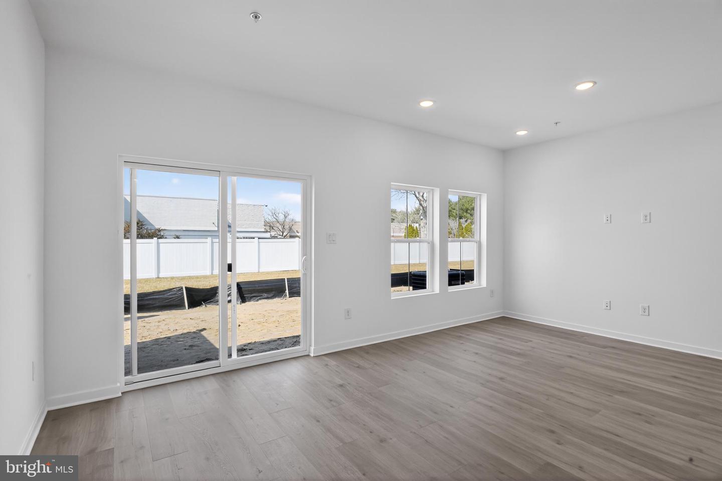 306 Clement Loop Property Photo 25