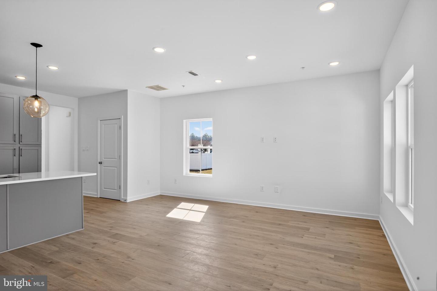 304 Clement Loop Property Photo 8