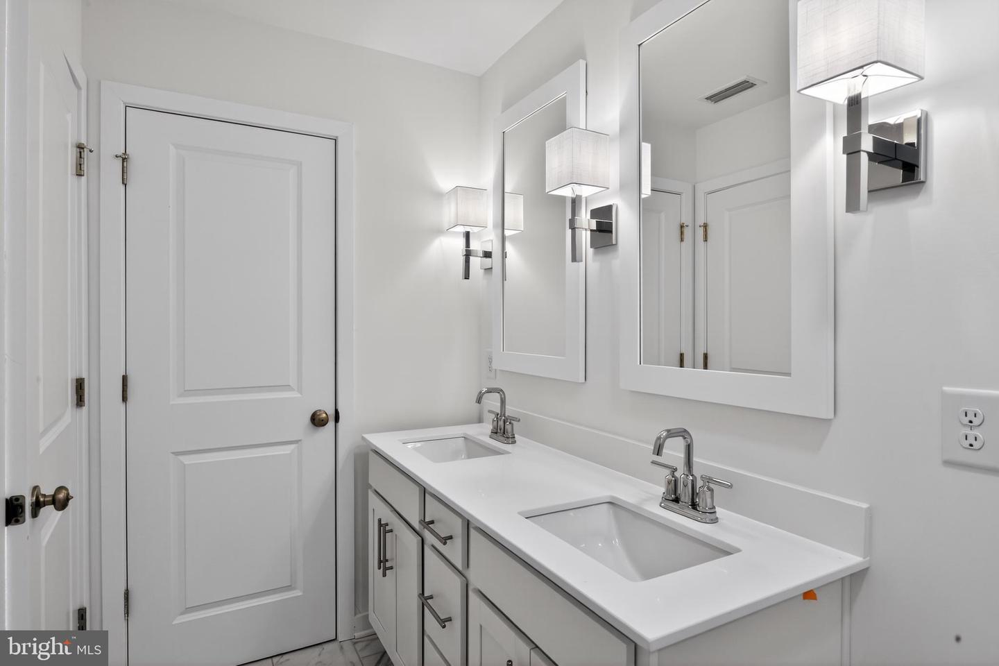 304 Clement Loop Property Photo 17