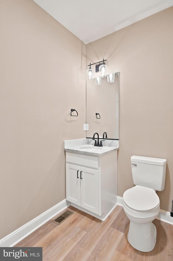 312 Park Ave Property Photo 10