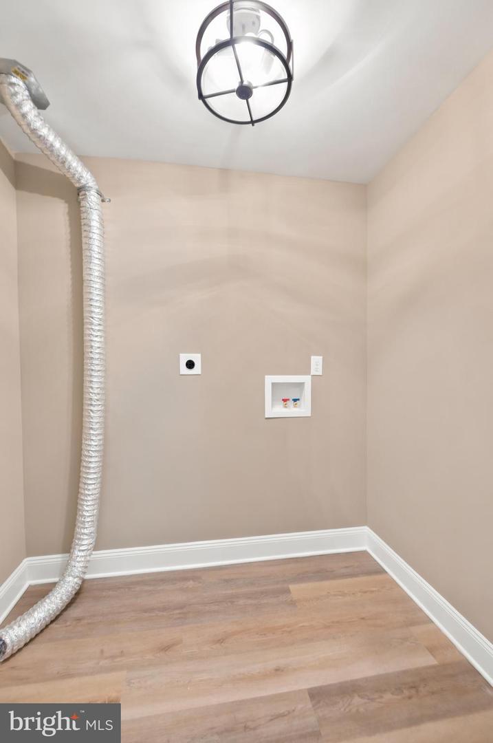 312 Park Ave Property Photo 11