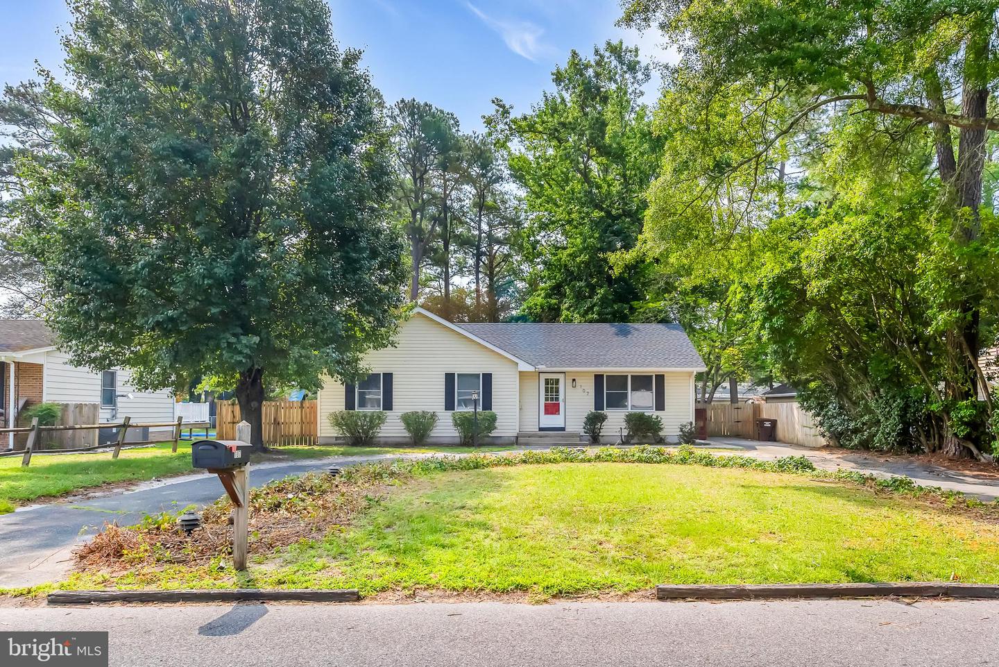 107 Walden Dr Property Photo 1