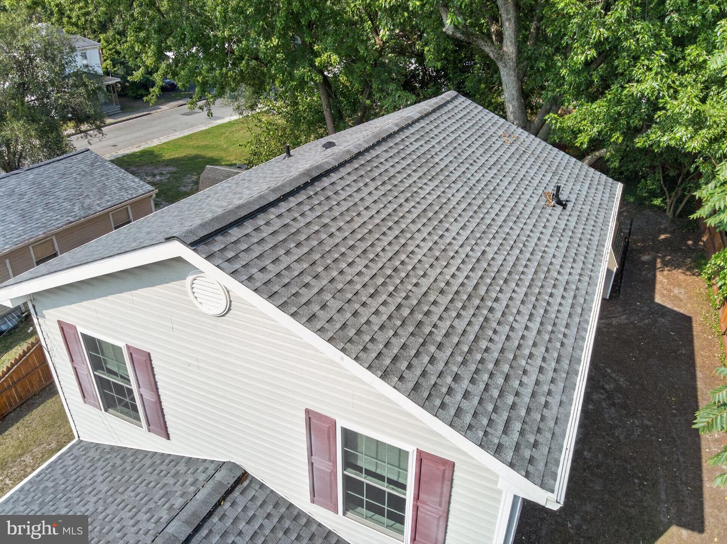 202 Linwood Ave Property Photo 4