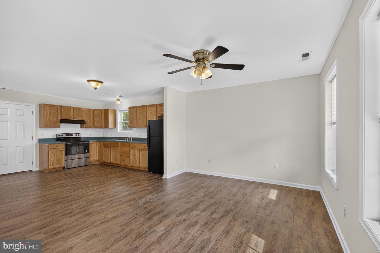 202 Linwood Ave Property Photo 6