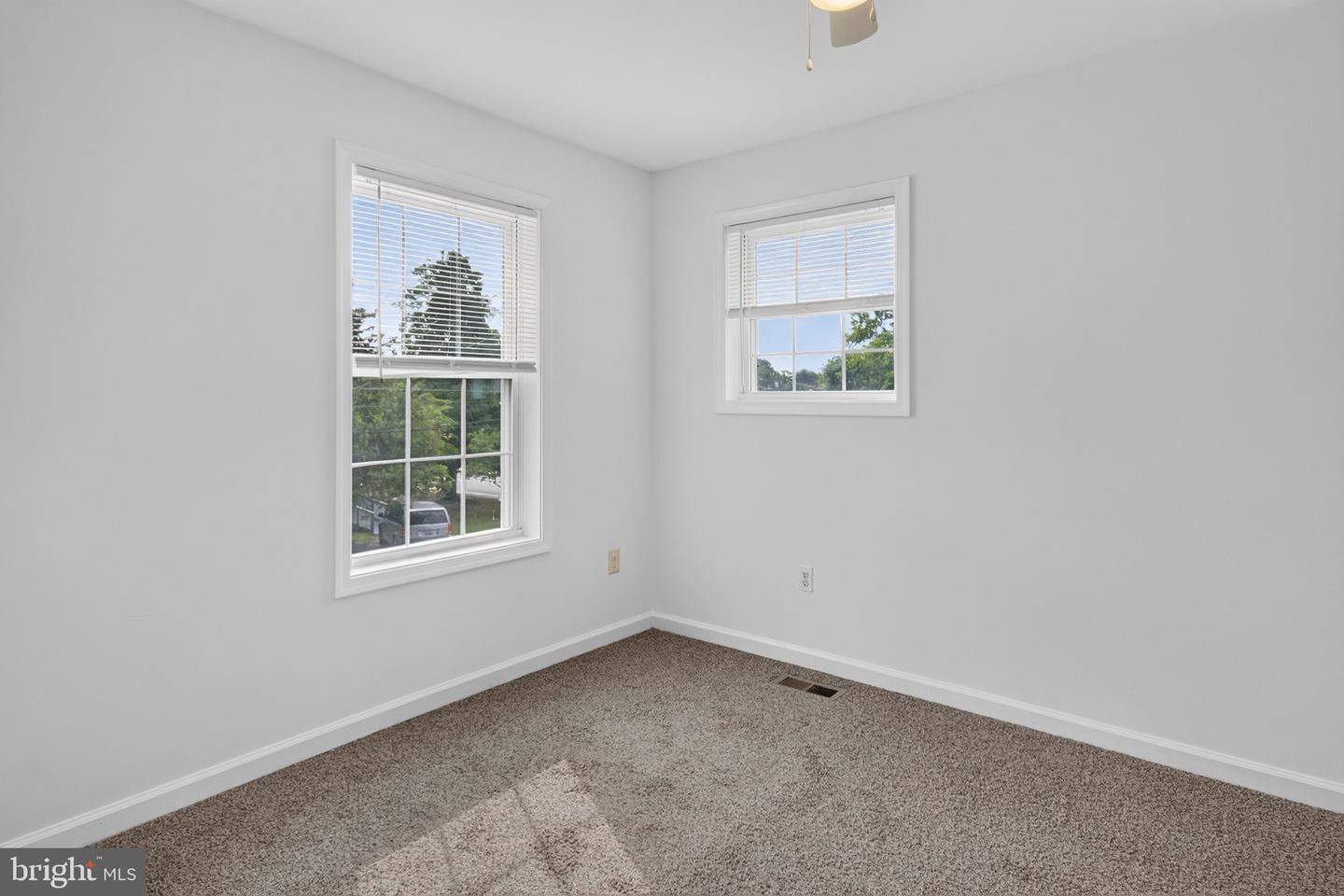 202 Linwood Ave Property Photo 16