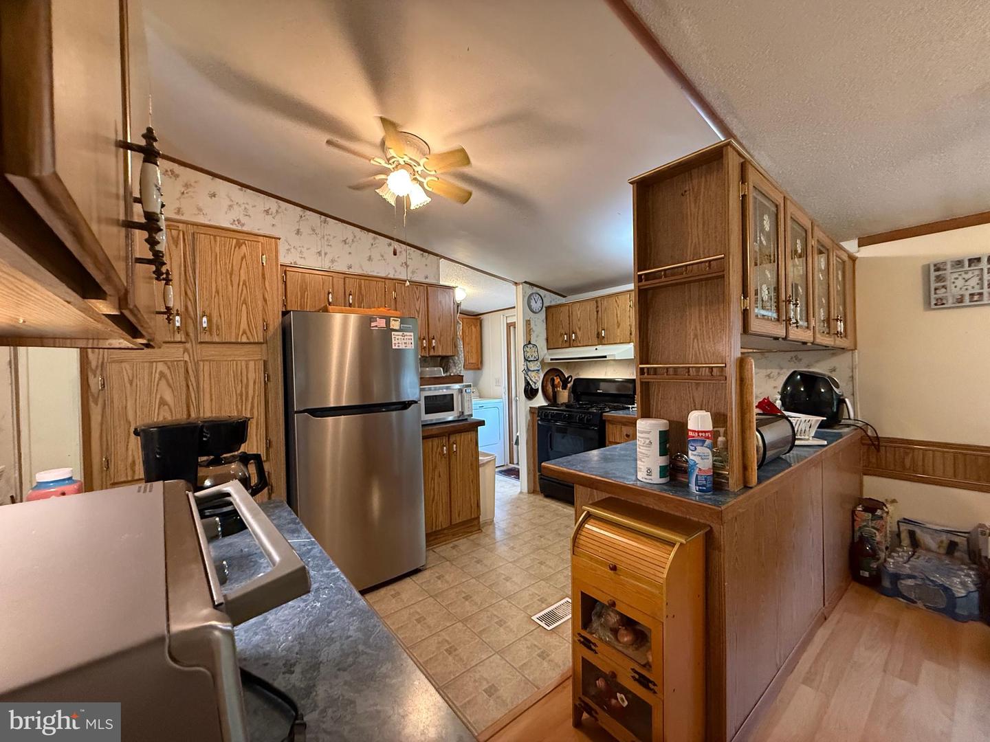 23358 Capitola Rd Property Photo 8